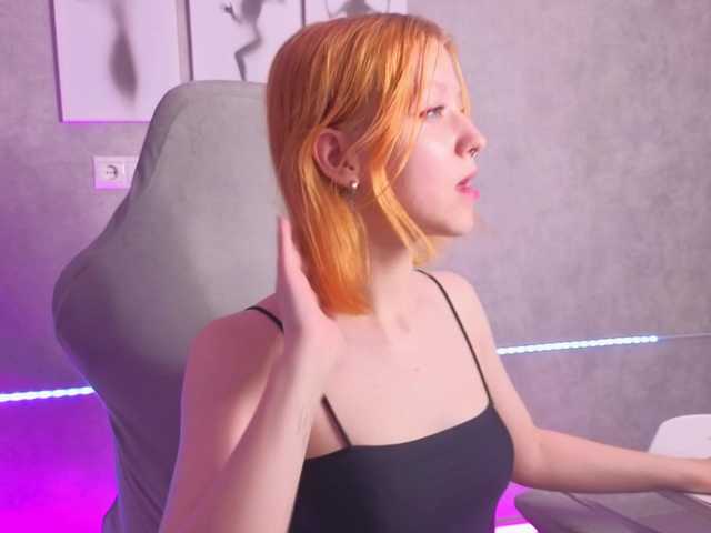 Emma-Dusk live cam on BongaCams