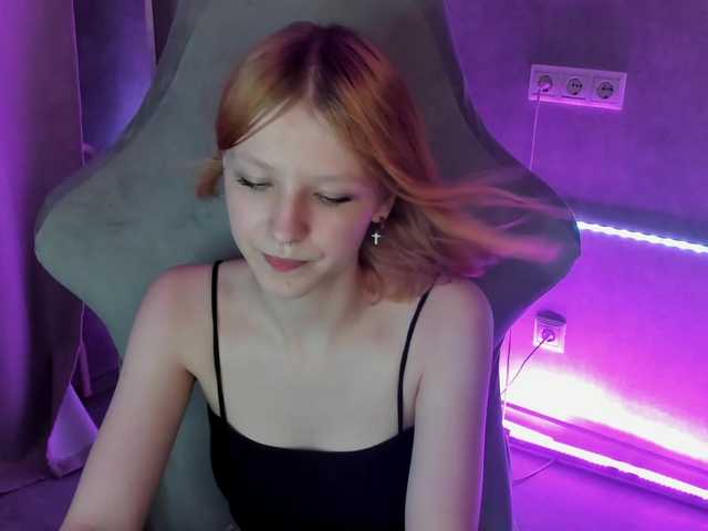 Emma-Dusk live cam on BongaCams