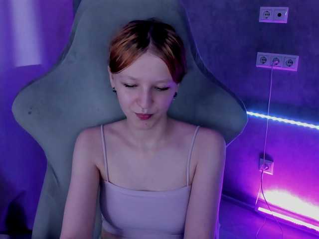 Emma-Dusk live cam on BongaCams