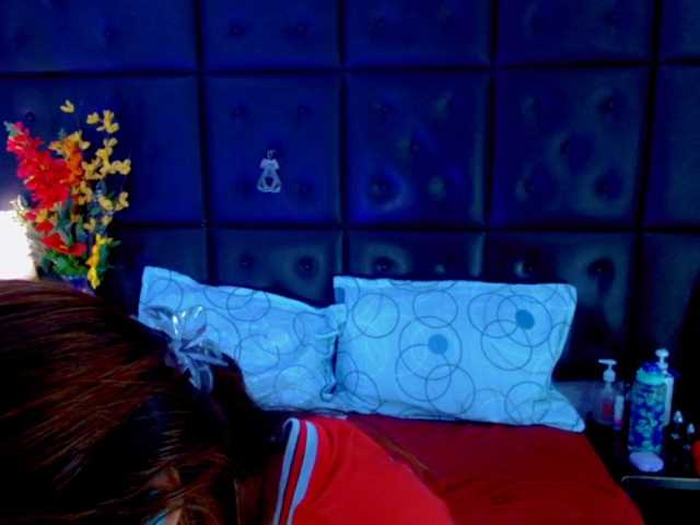 Clloelombaard live cam on BongaCams