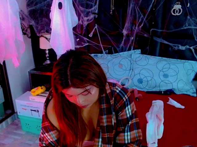 Clloelombaard live cam on BongaCams
