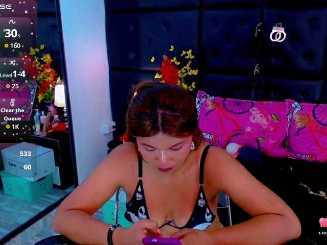 Clloelombaard live cam on BongaCams