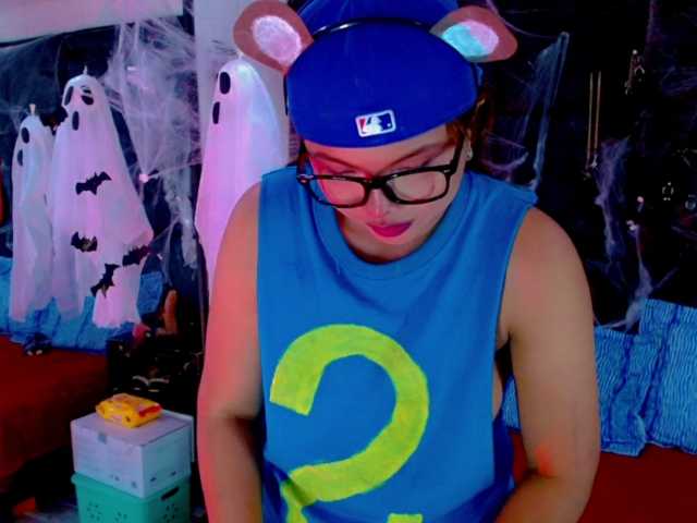 Clloelombaard live cam on BongaCams