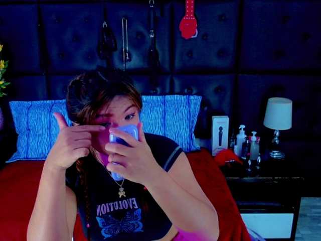 isalombardi live cam preview