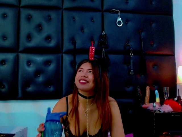 Clloelombaard live cam on BongaCams