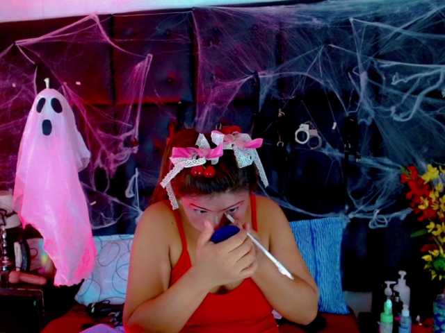 Clloelombaard live cam on BongaCams