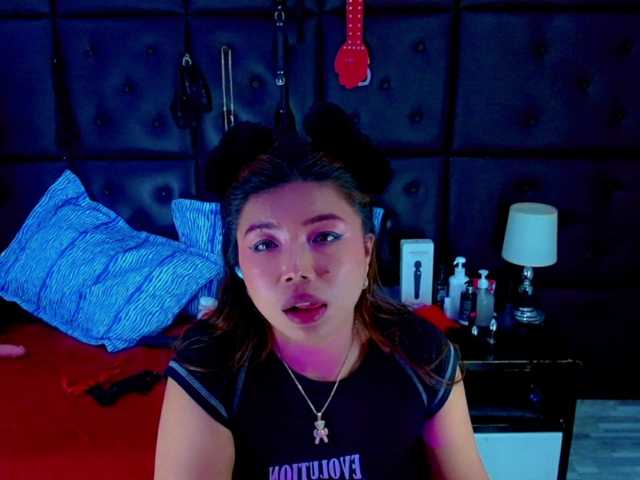 Clloelombaard live cam on BongaCams