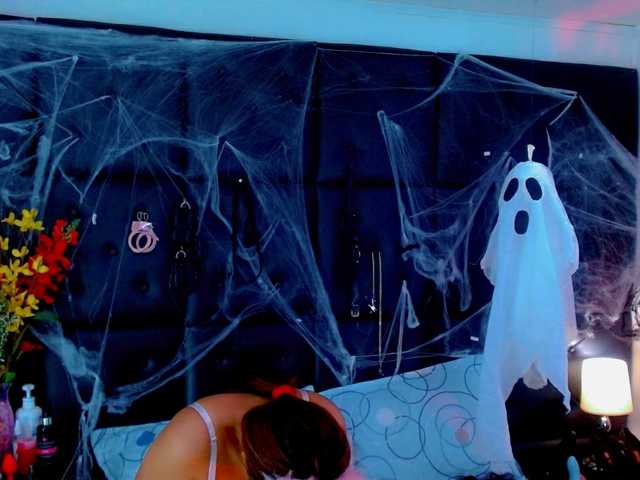 Clloelombaard live cam on BongaCams