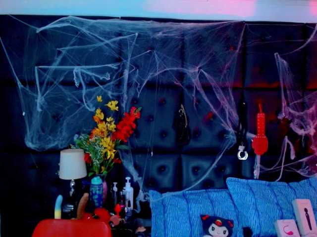 isalombardi live cam preview