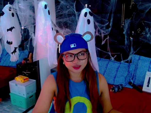 Clloelombaard live cam on BongaCams