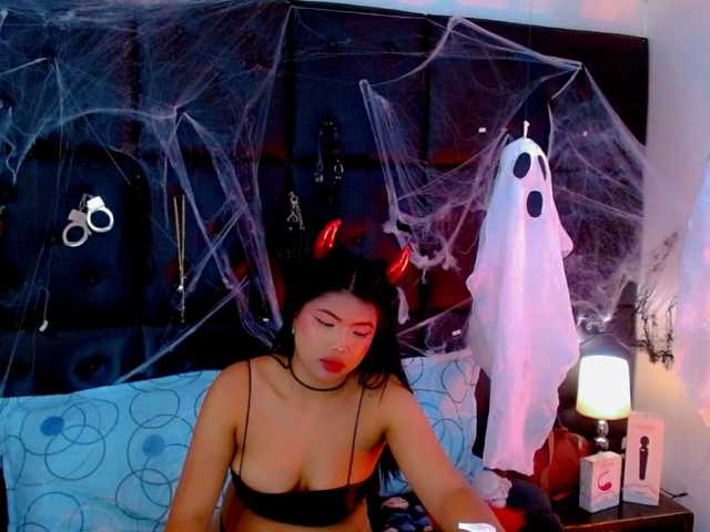 Clloelombaard live cam on BongaCams