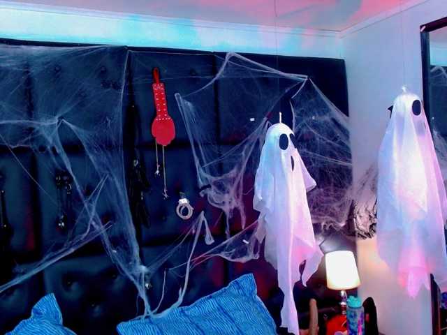 Clloelombaard live cam on BongaCams