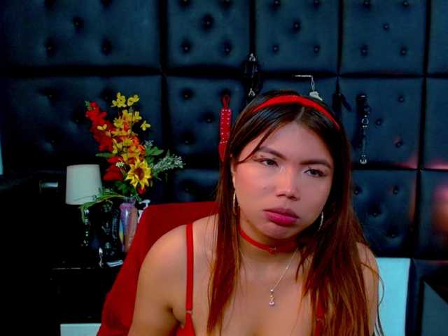 Clloelombaard live cam on BongaCams