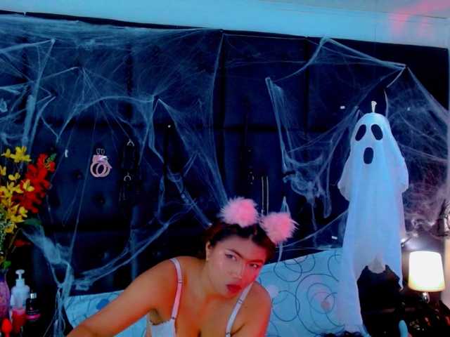 Clloelombaard live cam on BongaCams