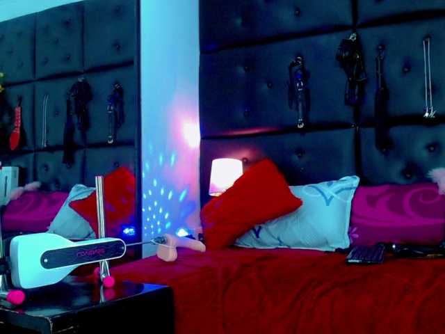 Clloelombaard live cam on BongaCams