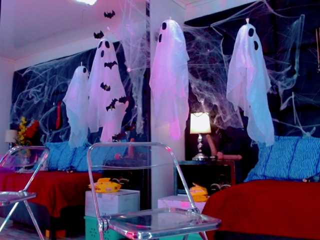 Clloelombaard live cam on BongaCams