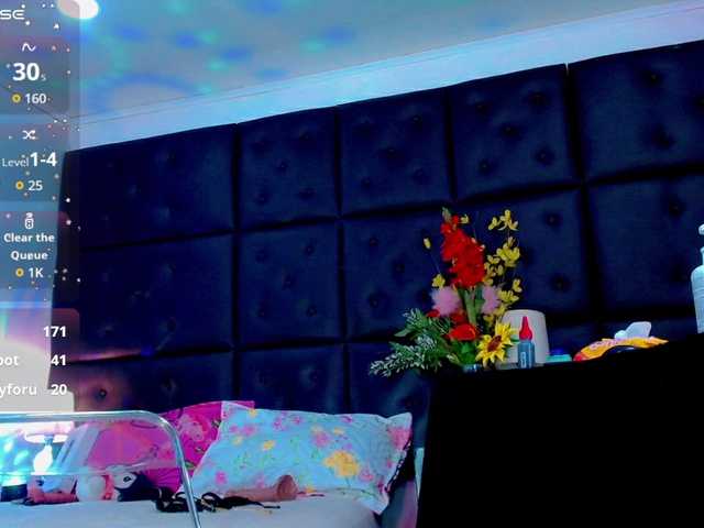 Clloelombaard live cam on BongaCams