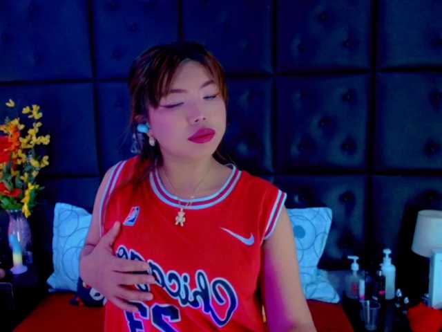 Clloelombaard live cam on BongaCams