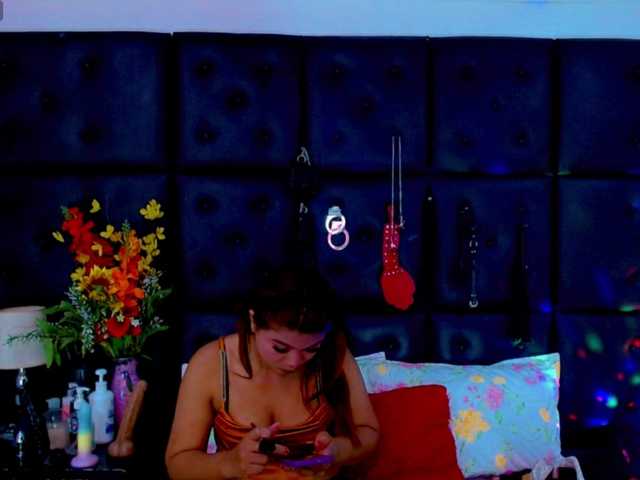 Clloelombaard live cam on BongaCams