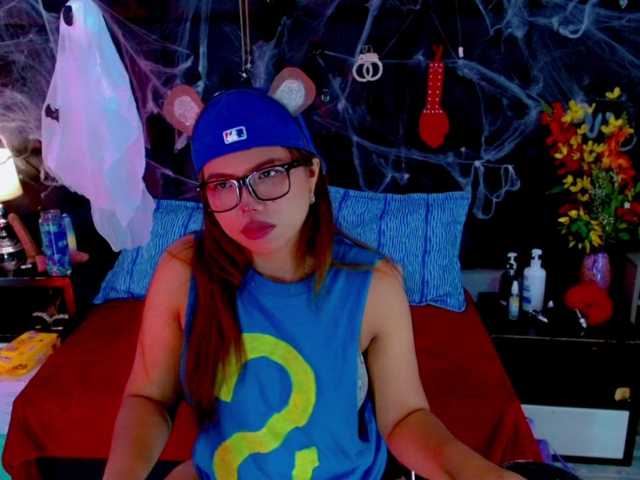 Clloelombaard live cam on BongaCams