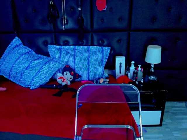 Clloelombaard live cam on BongaCams