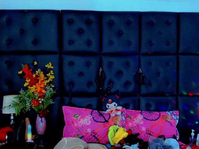 Clloelombaard live cam on BongaCams