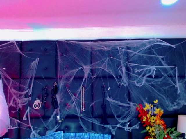 Clloelombaard live cam on BongaCams