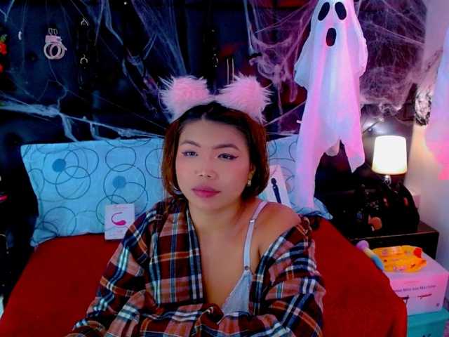Clloelombaard live cam on BongaCams