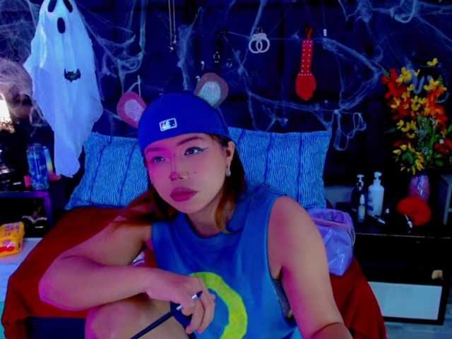 Clloelombaard live cam on BongaCams