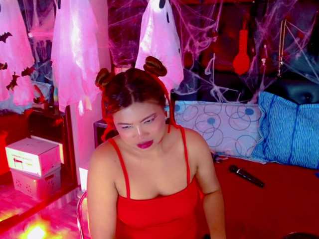 Clloelombaard live cam on BongaCams