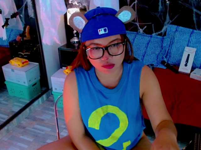 Clloelombaard live cam on BongaCams