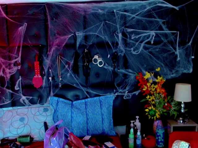 Clloelombaard live cam on BongaCams