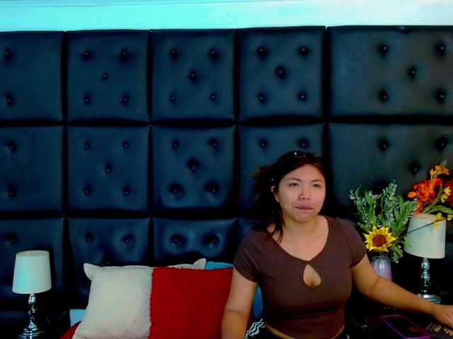 cloelombard webcam bongacams model stream image