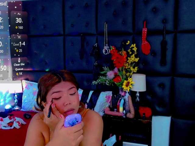 Clloelombaard live cam on BongaCams