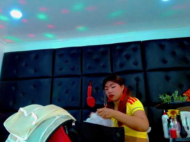 Clloelombaard live cam on BongaCams