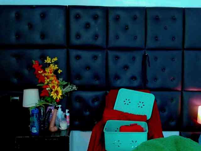 isalombardi webcam