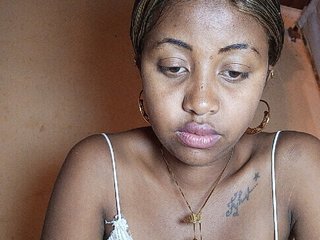 Victoria33's Live Webcam