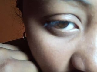 Victoria33's Live Webcam