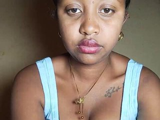 Victoria33's Live Webcam