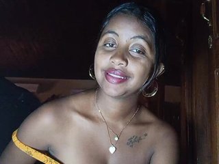 Victoria33's Live Webcam