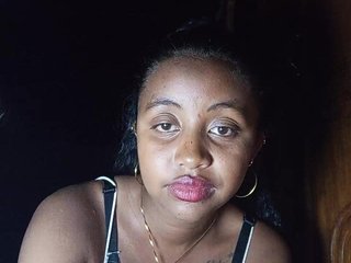 Victoria33's Live Webcam