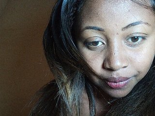 Victoria33's Live Webcam