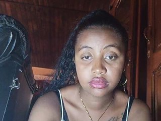 Victoria33's Live Webcam