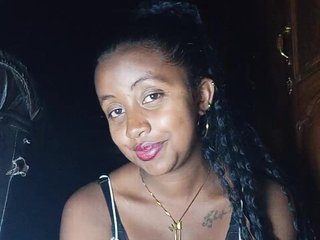 Victoria33's Live Webcam