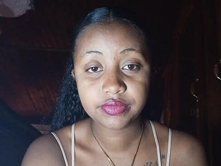 Victoria33's Live Webcam