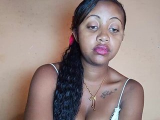 Victoria33's Live Webcam