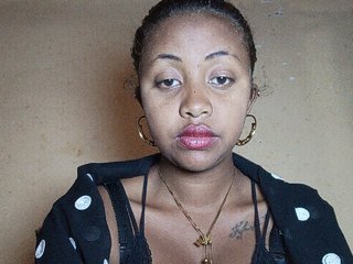 Victoria33's Live Webcam