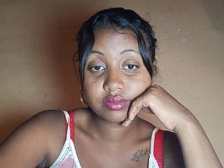 Victoria33's Live Webcam