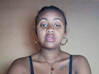 Victoria33's Live Webcam