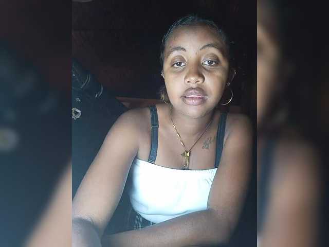 Victoria33 Live Cam and Statistics on UnifiedCams